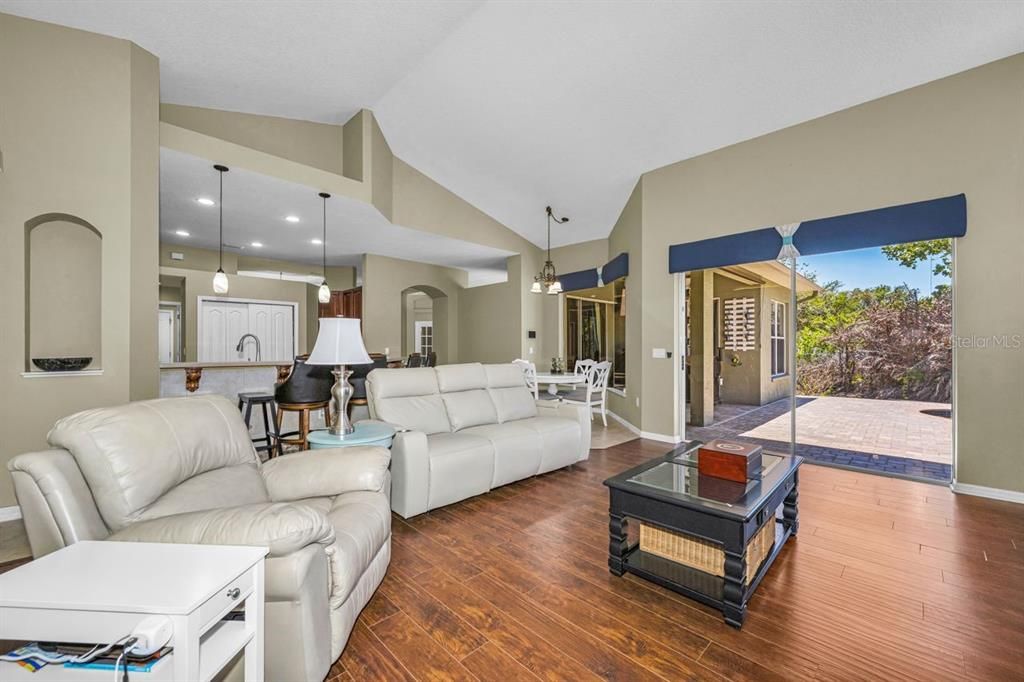 Active With Contract: $674,119 (4 beds, 3 baths, 3172 Square Feet)
