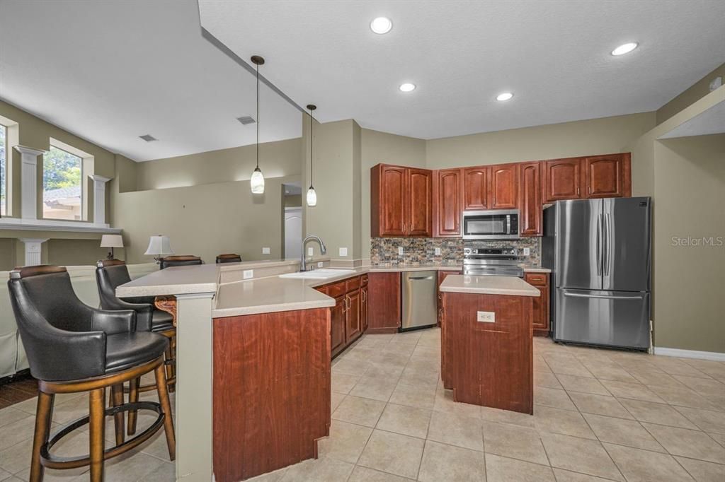 Active With Contract: $674,119 (4 beds, 3 baths, 3172 Square Feet)