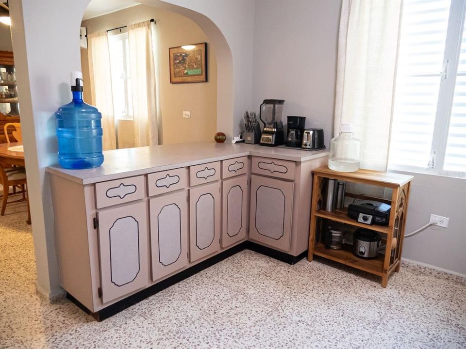 На продажу: $650,000 (5 спален, 3 ванн, 2351 Квадратных фут)
