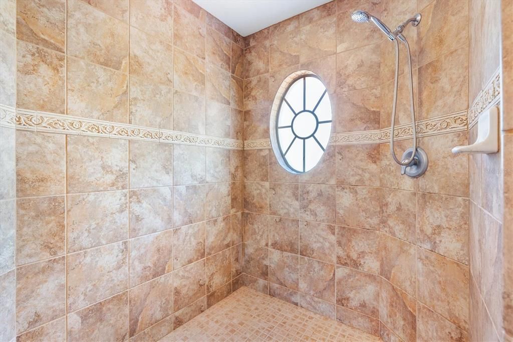 На продажу: $695,000 (3 спален, 3 ванн, 3356 Квадратных фут)