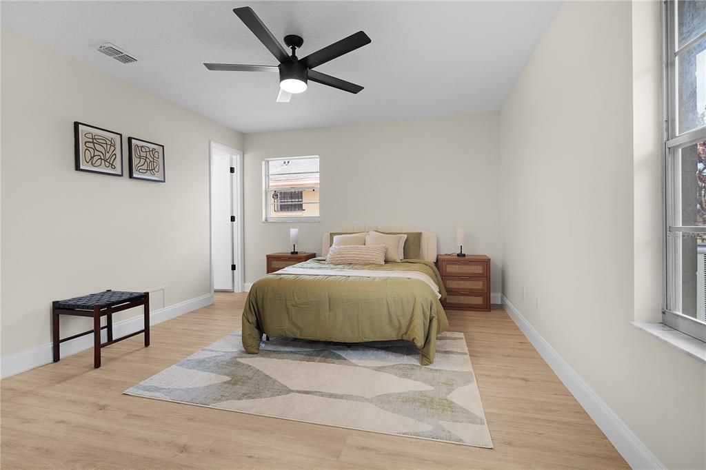 Activo con contrato: $349,999 (3 camas, 2 baños, 1318 Pies cuadrados)