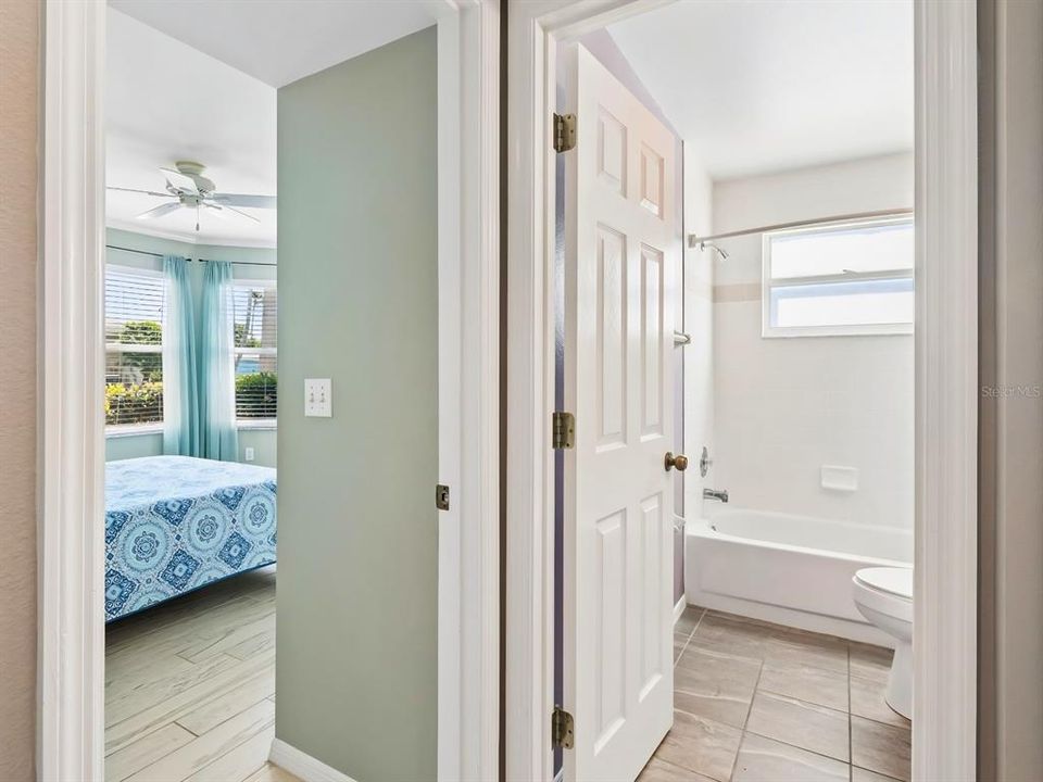 For Sale: $249,000 (3 beds, 2 baths, 1298 Square Feet)
