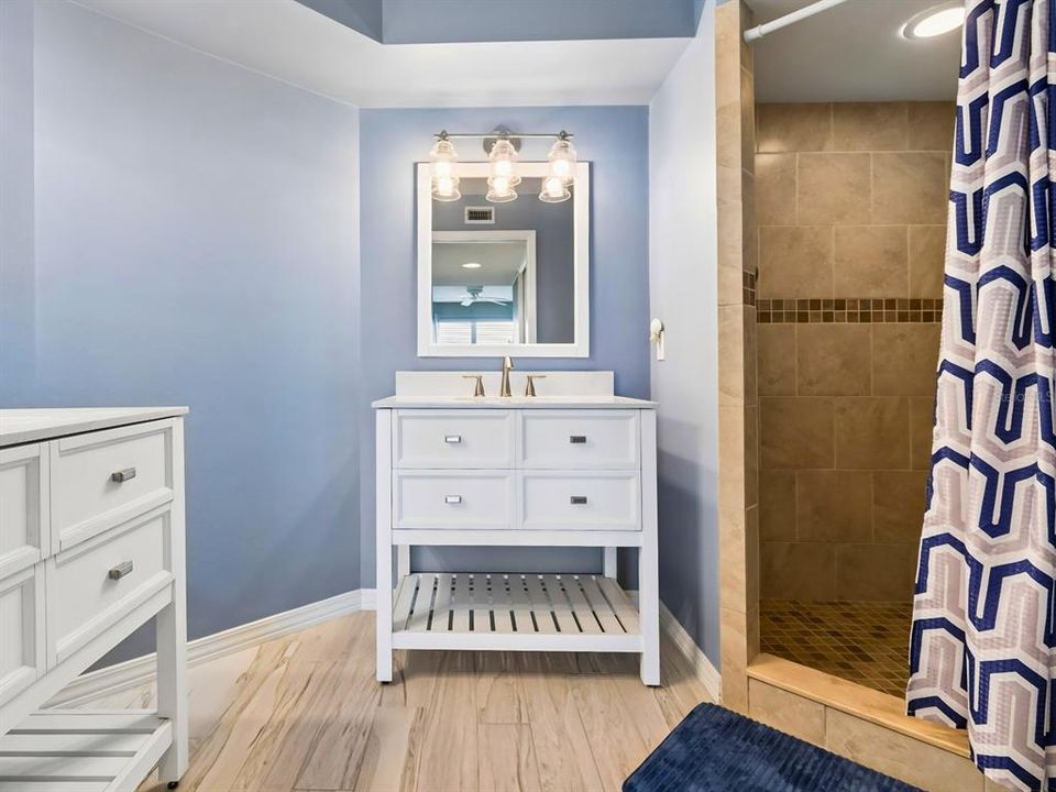 For Sale: $249,000 (3 beds, 2 baths, 1298 Square Feet)