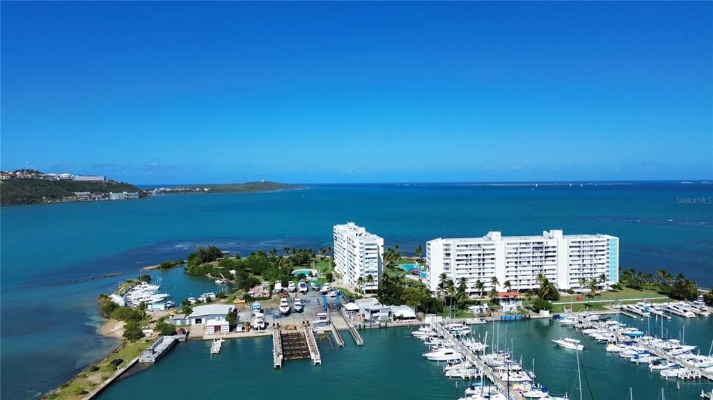 For Sale: $239,900 (2 beds, 1 baths, 937 Square Feet)