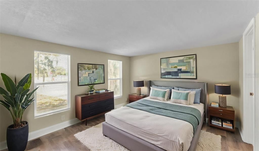 Active With Contract: $219,900 (3 beds, 2 baths, 1152 Square Feet)