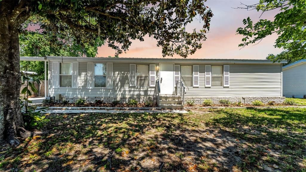 Active With Contract: $219,900 (3 beds, 2 baths, 1152 Square Feet)