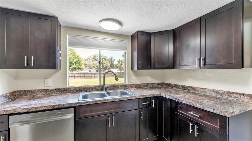 Active With Contract: $219,900 (3 beds, 2 baths, 1152 Square Feet)