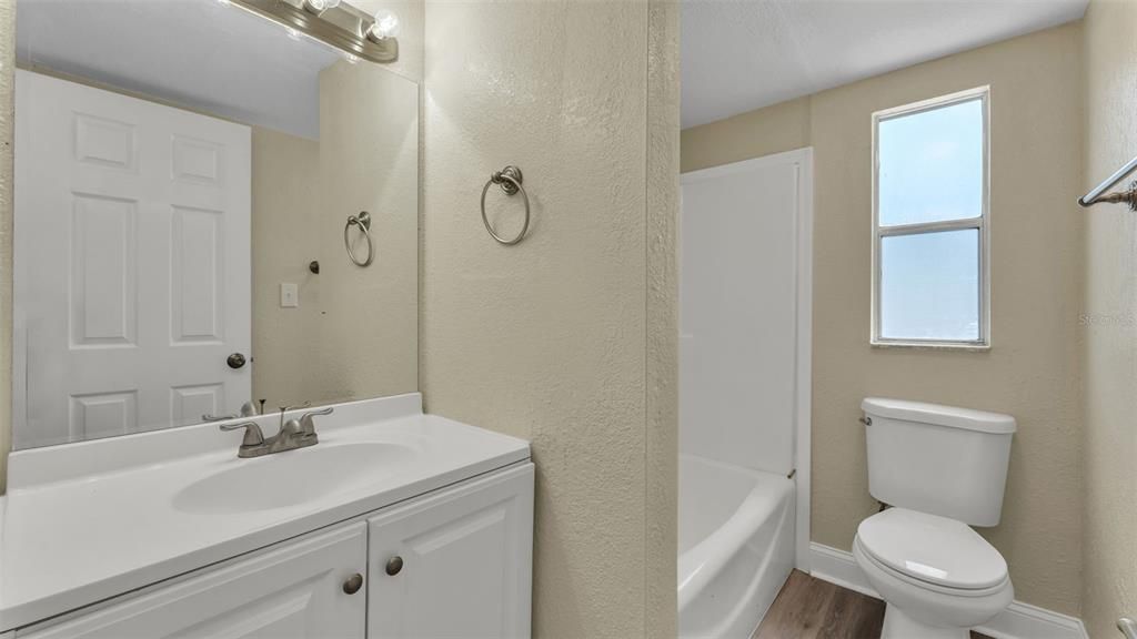 Active With Contract: $219,900 (3 beds, 2 baths, 1152 Square Feet)