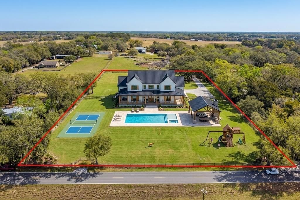 En Venta: $850,000 (3 camas, 2 baños, 1680 Pies cuadrados)