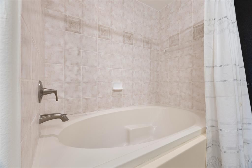 На продажу: $300,000 (2 спален, 3 ванн, 1506 Квадратных фут)