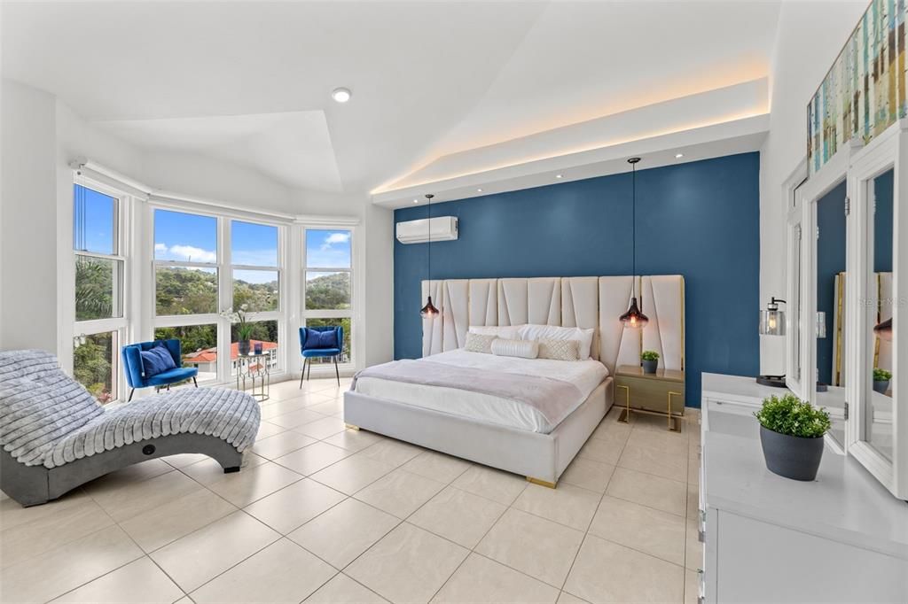 For Sale: $1,495,000 (3 beds, 3 baths, 6000 Square Feet)