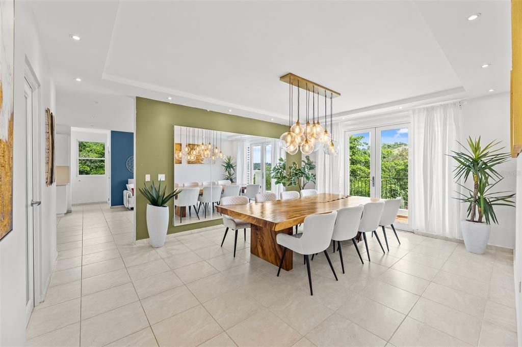 For Sale: $1,495,000 (3 beds, 3 baths, 6000 Square Feet)