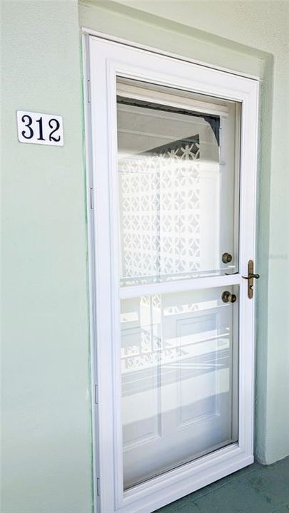 For Sale: $159,900 (1 beds, 1 baths, 1060 Square Feet)