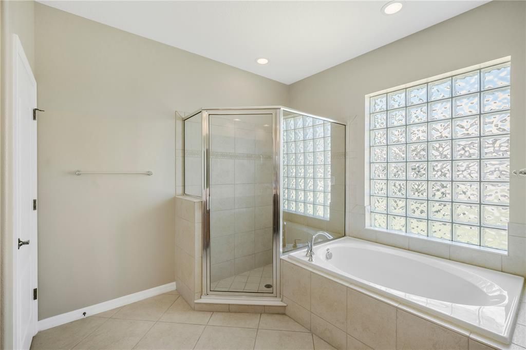 For Sale: $659,900 (5 beds, 3 baths, 2892 Square Feet)
