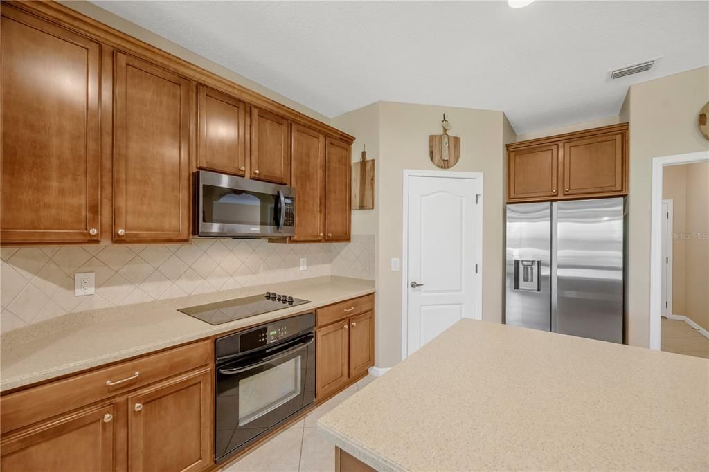 For Sale: $659,900 (5 beds, 3 baths, 2892 Square Feet)