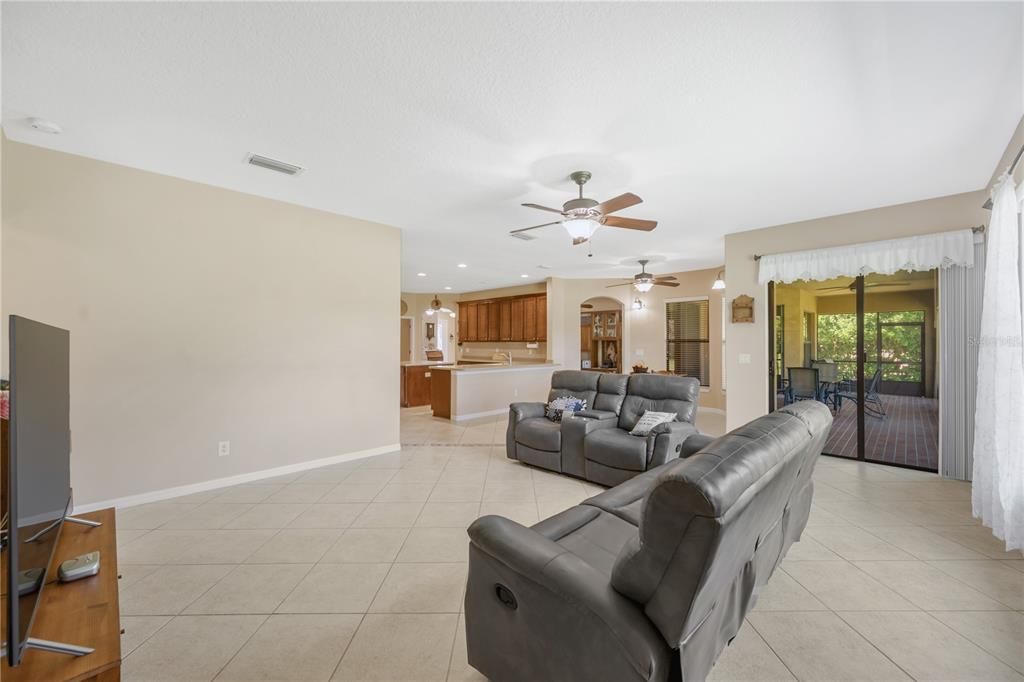For Sale: $659,900 (5 beds, 3 baths, 2892 Square Feet)