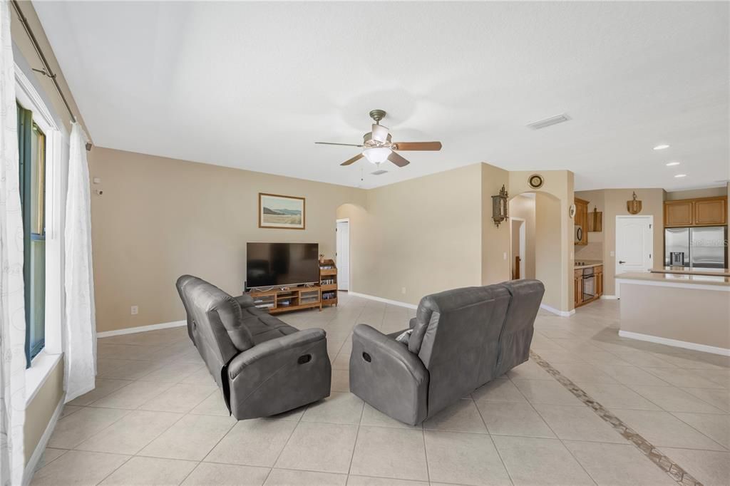 For Sale: $659,900 (5 beds, 3 baths, 2892 Square Feet)