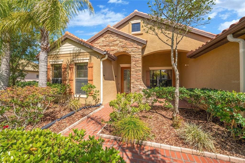 For Sale: $659,900 (5 beds, 3 baths, 2892 Square Feet)