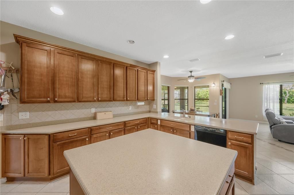 For Sale: $659,900 (5 beds, 3 baths, 2892 Square Feet)