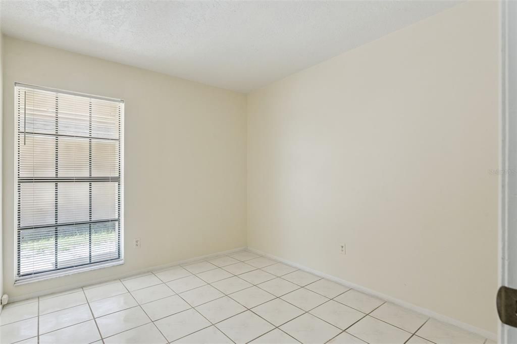 Activo con contrato: $373,000 (4 camas, 2 baños, 1582 Pies cuadrados)