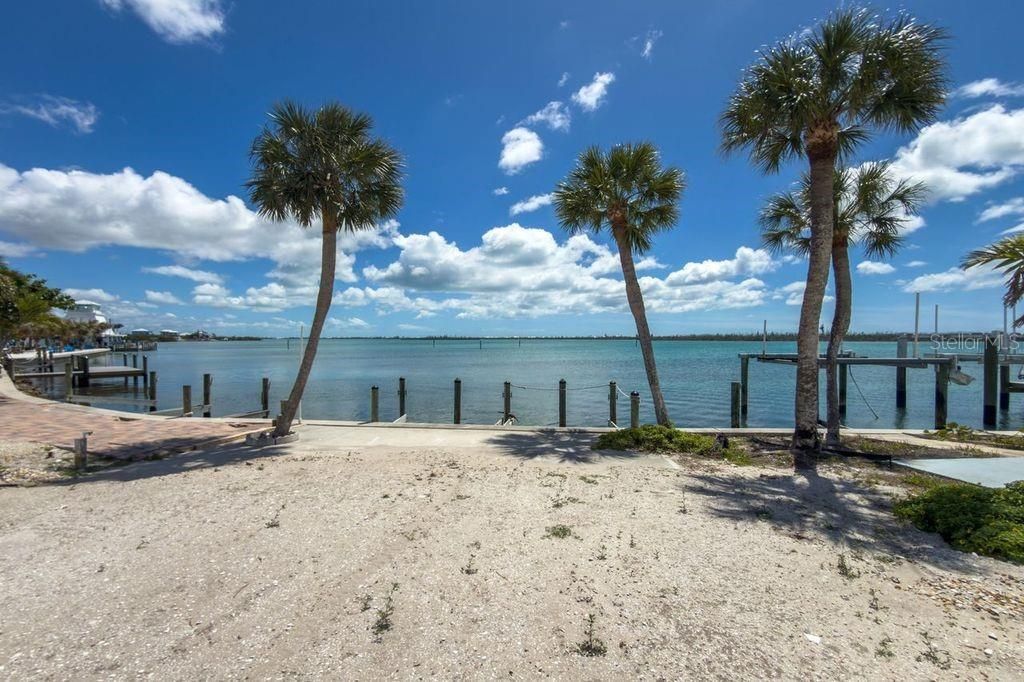 待售: $225,000 (0.08 acres)