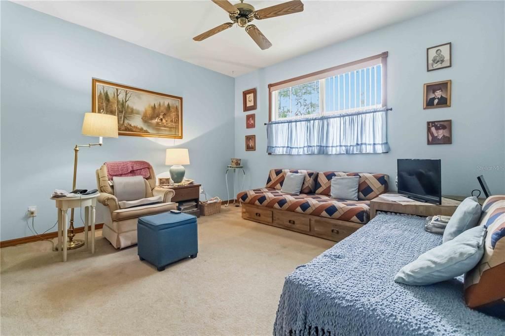 En Venta: $592,900 (4 camas, 3 baños, 2510 Pies cuadrados)