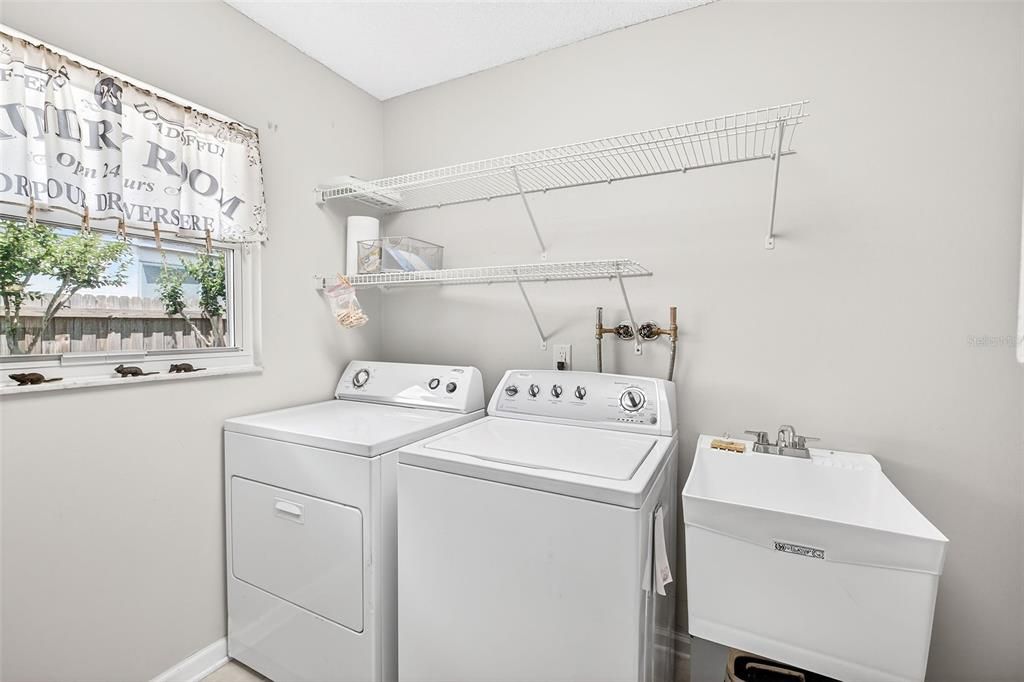 Activo con contrato: $375,000 (3 camas, 2 baños, 1473 Pies cuadrados)
