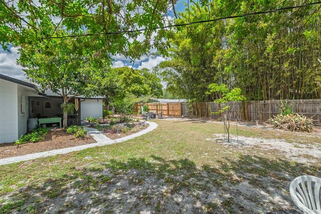Activo con contrato: $375,000 (3 camas, 2 baños, 1473 Pies cuadrados)