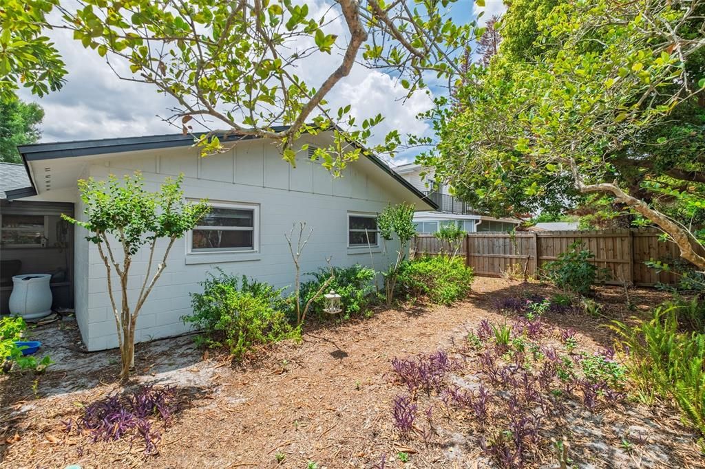 Activo con contrato: $375,000 (3 camas, 2 baños, 1473 Pies cuadrados)