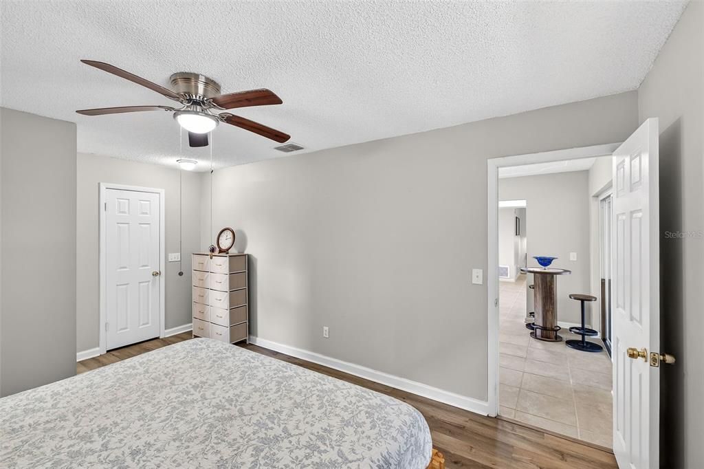 Activo con contrato: $375,000 (3 camas, 2 baños, 1473 Pies cuadrados)