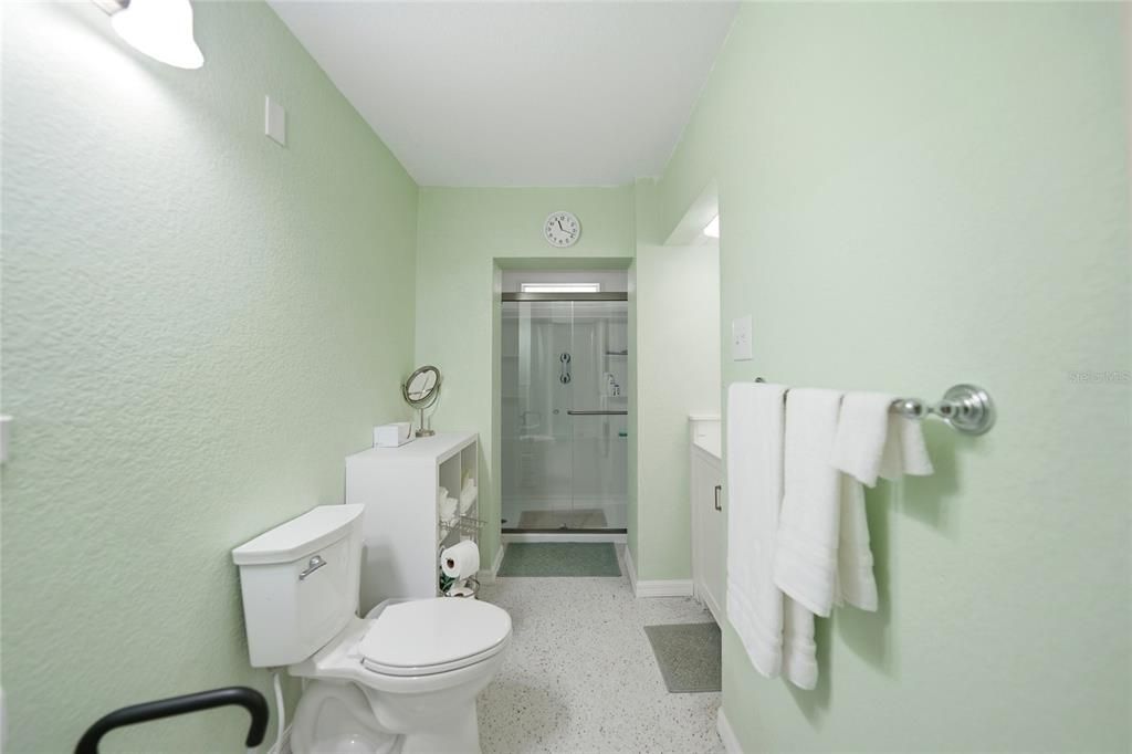 Activo con contrato: $197,900 (3 camas, 2 baños, 1616 Pies cuadrados)