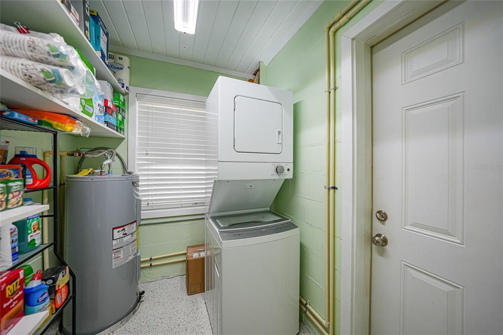 Activo con contrato: $197,900 (3 camas, 2 baños, 1616 Pies cuadrados)