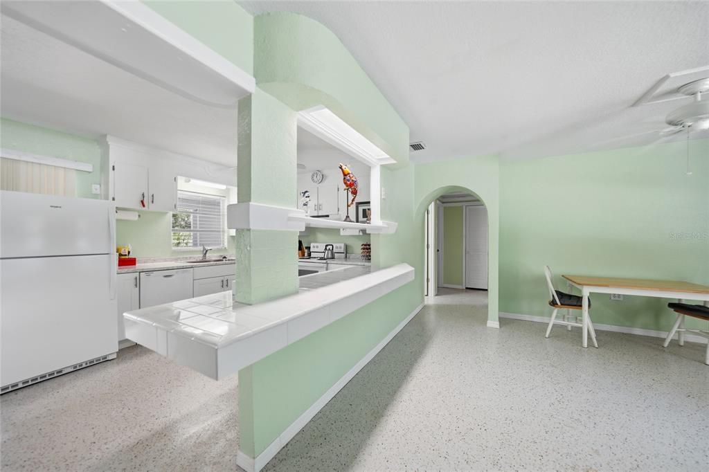 Activo con contrato: $197,900 (3 camas, 2 baños, 1616 Pies cuadrados)