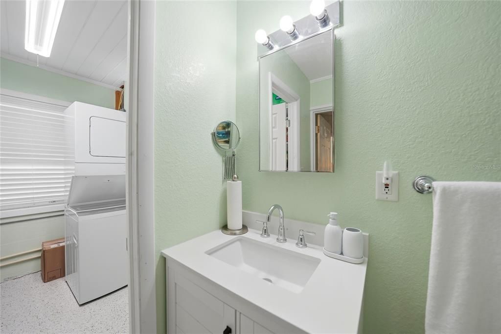 Activo con contrato: $197,900 (3 camas, 2 baños, 1616 Pies cuadrados)