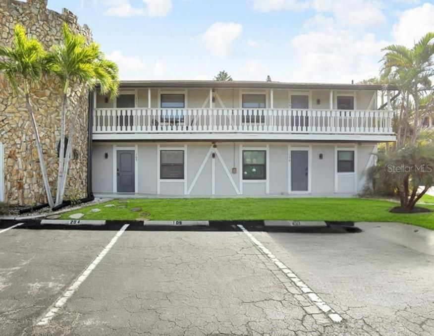 Vendido Recientemente: $110,000 (2 camas, 2 baños, 1303 Pies cuadrados)