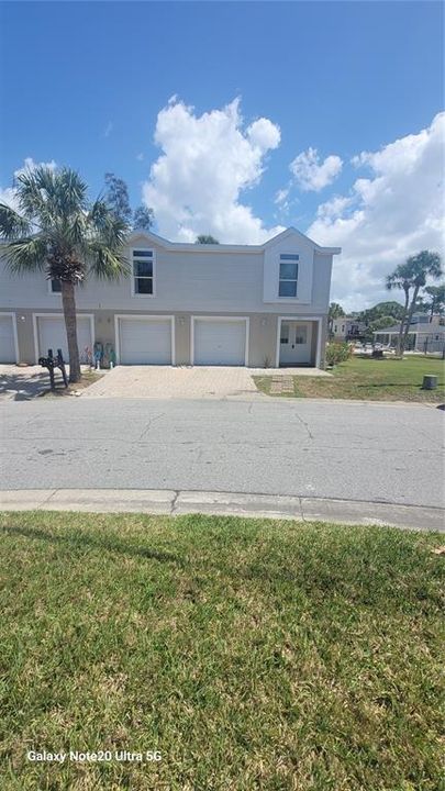 For Rent: $1,800 (3 beds, 2 baths, 1424 Square Feet)