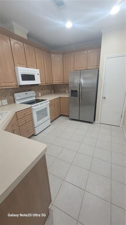 For Rent: $1,800 (3 beds, 2 baths, 1424 Square Feet)