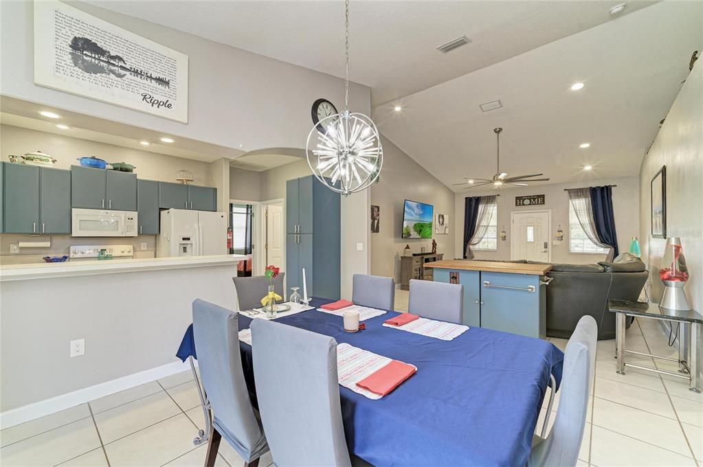 Active With Contract: $490,000 (3 beds, 2 baths, 1608 Square Feet)