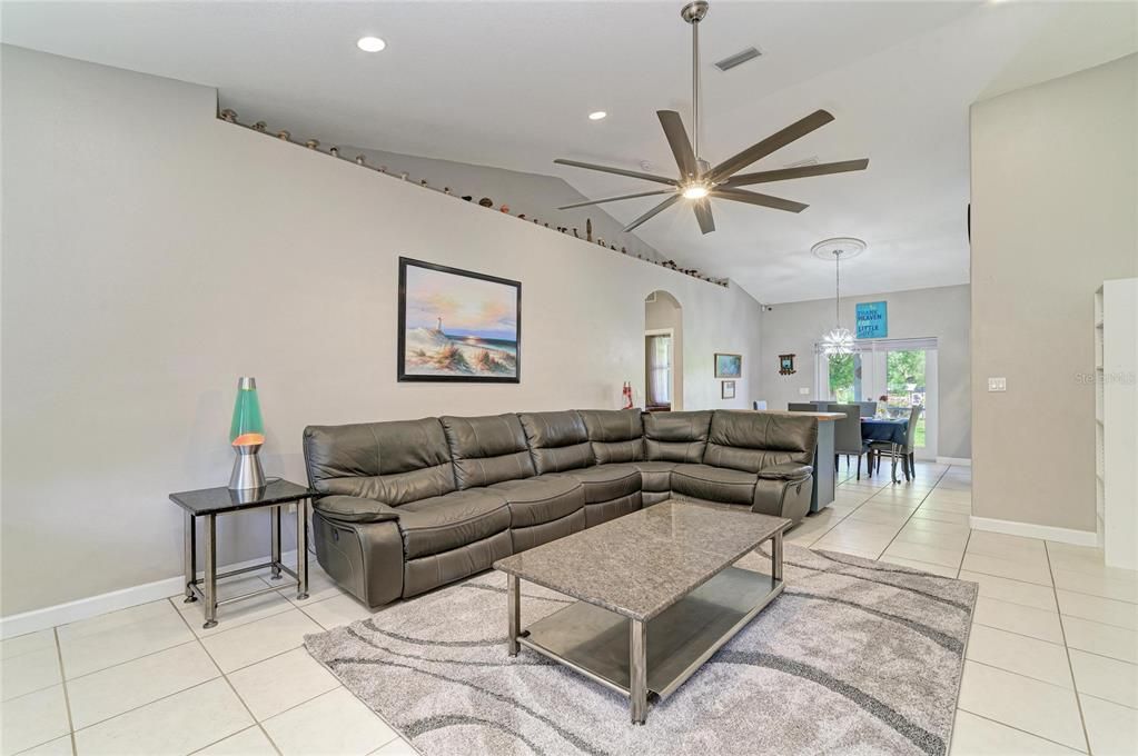 Active With Contract: $490,000 (3 beds, 2 baths, 1608 Square Feet)