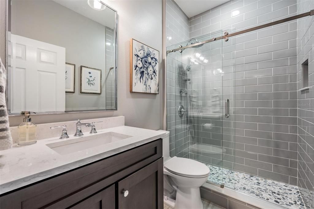Activo con contrato: $699,000 (5 camas, 4 baños, 3393 Pies cuadrados)