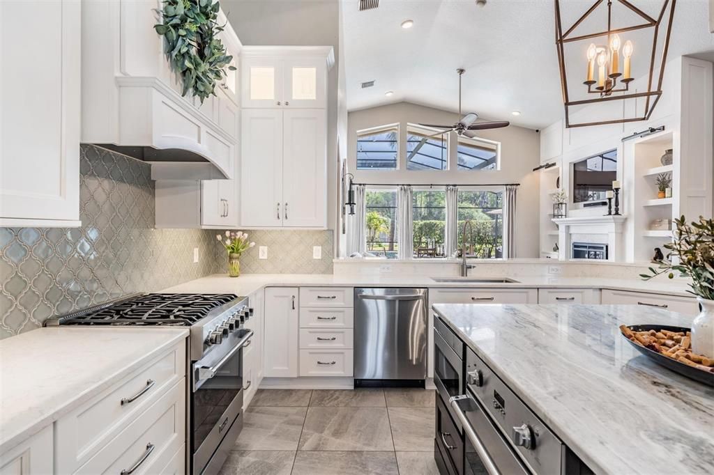 Activo con contrato: $699,000 (5 camas, 4 baños, 3393 Pies cuadrados)
