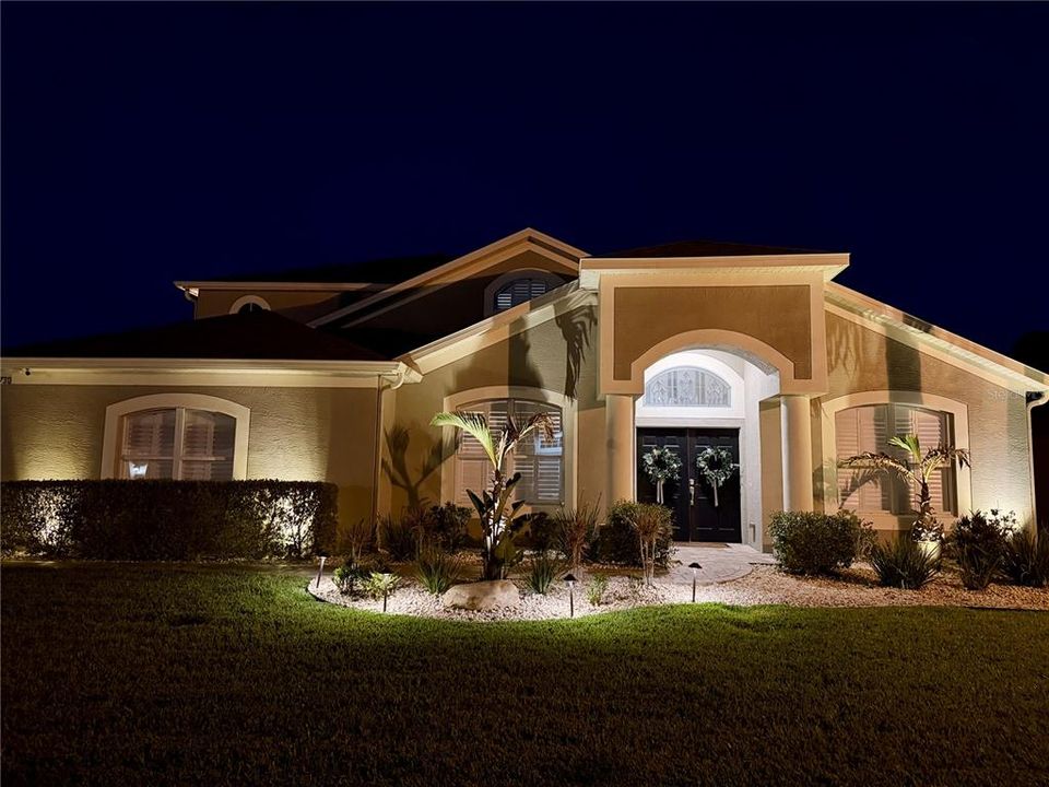 Activo con contrato: $699,000 (5 camas, 4 baños, 3393 Pies cuadrados)