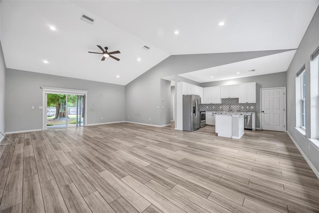 En Venta: $385,000 (3 camas, 2 baños, 1818 Pies cuadrados)