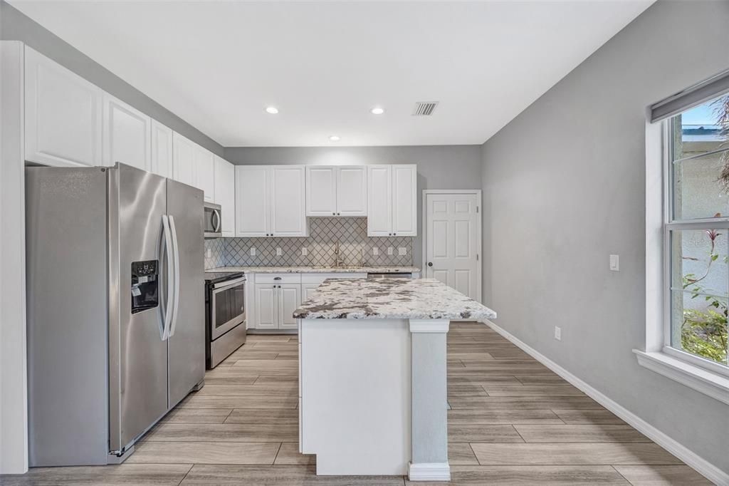 En Venta: $385,000 (3 camas, 2 baños, 1818 Pies cuadrados)