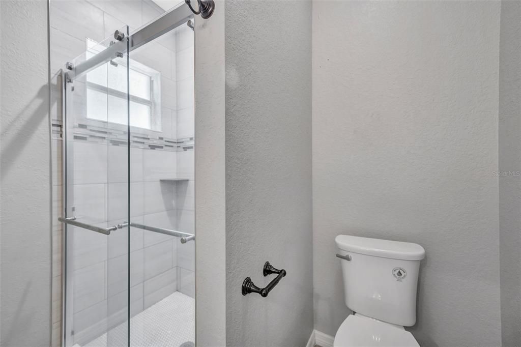 En Venta: $385,000 (3 camas, 2 baños, 1818 Pies cuadrados)