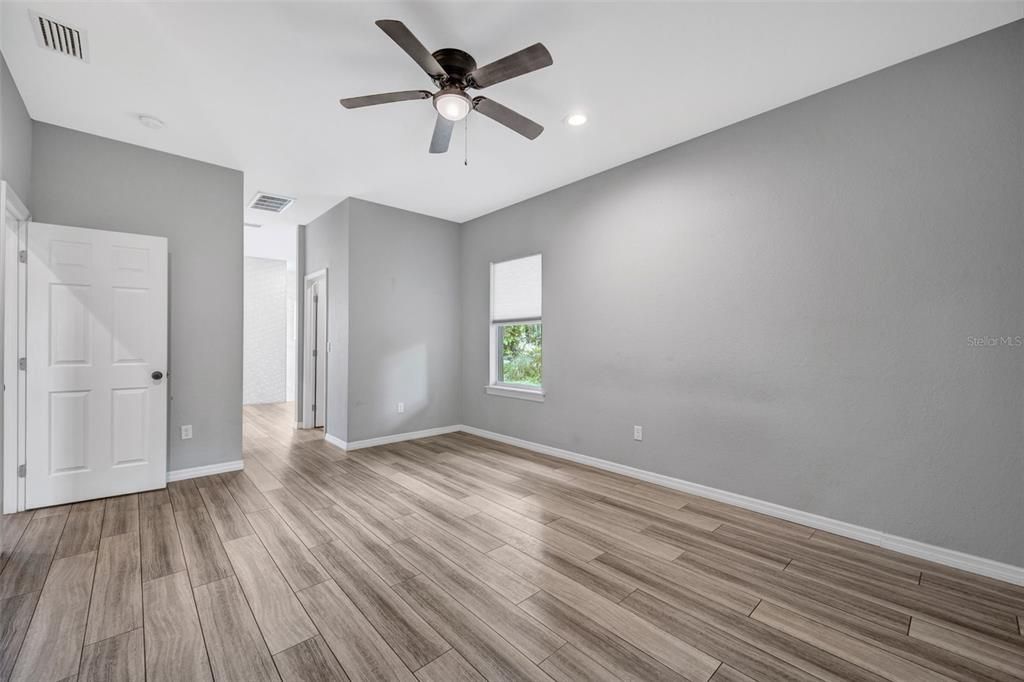 En Venta: $385,000 (3 camas, 2 baños, 1818 Pies cuadrados)