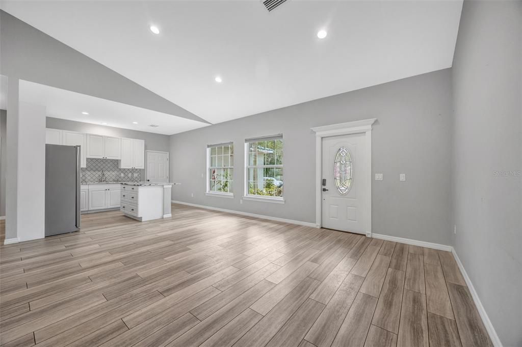 En Venta: $385,000 (3 camas, 2 baños, 1818 Pies cuadrados)