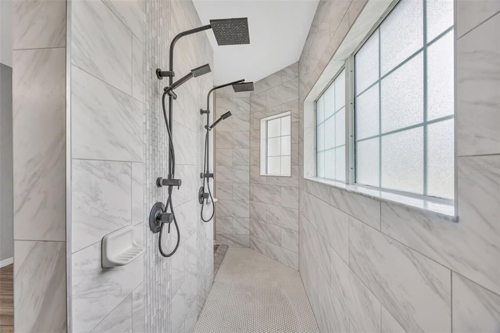 En Venta: $385,000 (3 camas, 2 baños, 1818 Pies cuadrados)