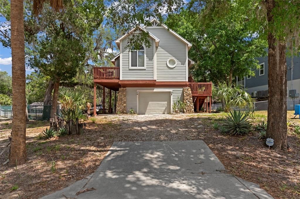 For Sale: $475,000 (3 beds, 2 baths, 1163 Square Feet)