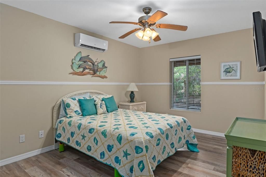 For Sale: $475,000 (3 beds, 2 baths, 1163 Square Feet)